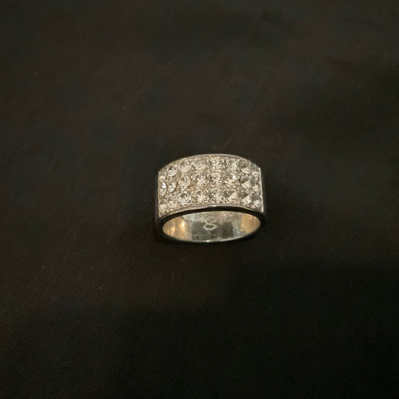 VINTAGE Guess Ring Size 8 - Picture 2 of 9